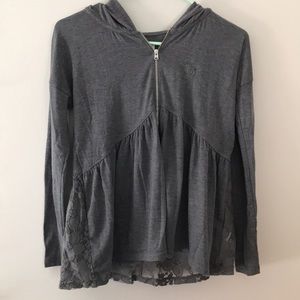 💓 Abercrombie Kids Zip-Up Lace Tee